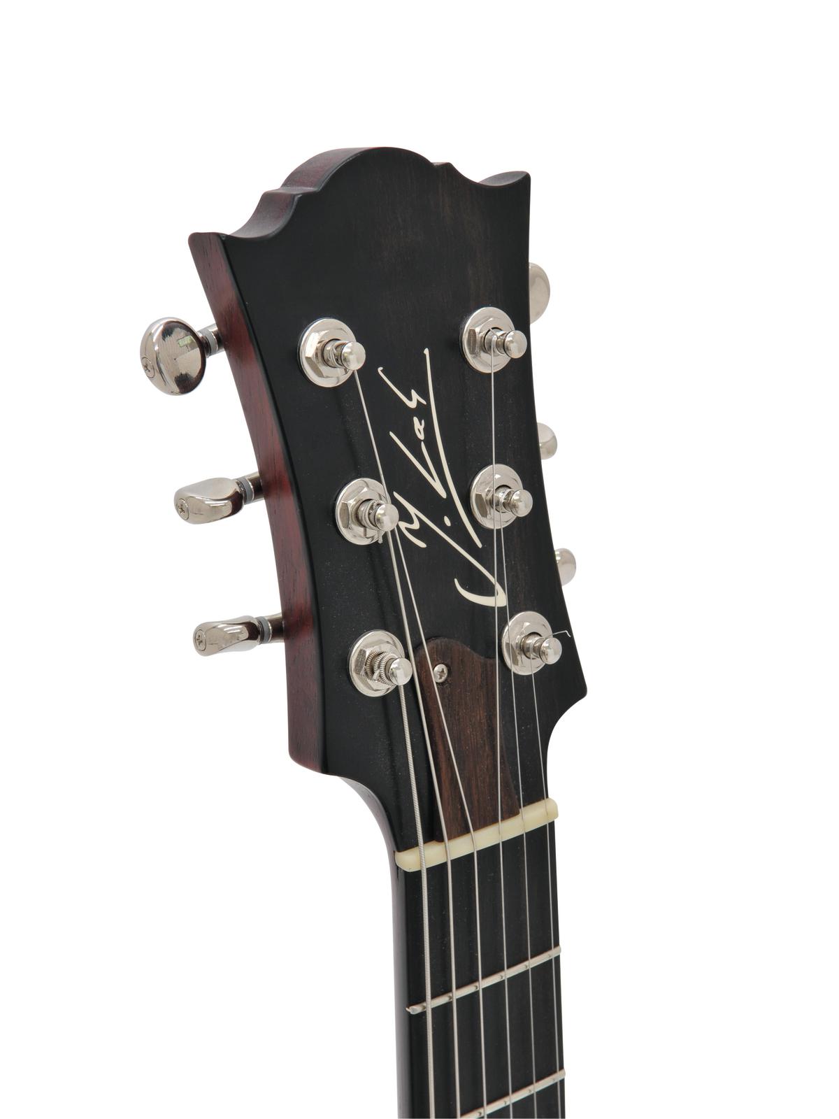 jozsi-lak-rocker-schwarz-rot-gitarre-3
