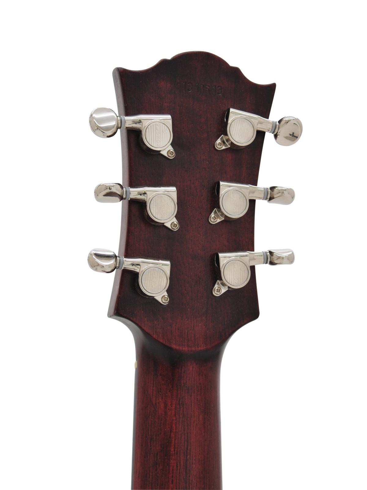 jozsi-lak-rocker-schwarz-rot-gitarre-2